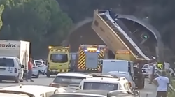 Stravična nesreća ispred tunela: autobus odletio u zrak, a onda... (VIDEO)
