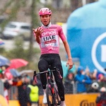 Slovenac ponovo "rastura" na Tour de Franceu - i 19. etapa je njegova, vodi u ukupnom poretku s prednošću od 5 minuta (foto: Tadej Pogačar Instagram)