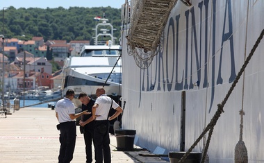 Htjeli su na otok Ist, ali nisu mogli izaći s trajekta: Nećete vjerovati u čemu je problem i što su napravili s brodom punim ljudi