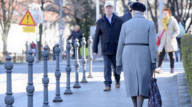 Mi ne možemo ni mladima osigurati stanove, a Slovenci ih grade i penzionerima