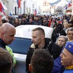 Slovenci na ulicama! UDBA im je na piku i relikti Jugoslavije koji još upravljaju Deželom - digli se na noge zbog Janeza Janše (foto: Žiga Živulović jr./Bobo)