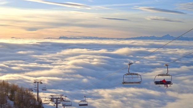 Slovenci "na mrtvo" pretukli Hrvate, 6 ih je u bolnici s teškim ozljedama - povod mlada i lijepa Slovenka koja je pozvala na Hrvate, a onda su stigli ljubomorni Slovenci