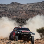 Čak 5 Toyota među prvih 10! Henk Lategan ima 7 minuta prednosti pred Dacijom Nasser Al-Attiyaha (foto: F.Le Floc'h DPPI)