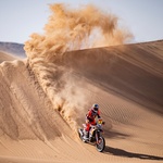 Još samo 131 km dijeli dvije Toyote od trijumfa na Dakru, baš kao i Australca Sandersa na KTM-u - Šebalj zacementiran na 20. mjestu (foto: F.Gooden DPPI / ASO)