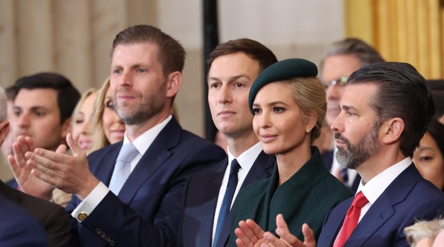 Les célébrités lors de l'investiture de D. Trump en tant que 47ème Président des Etats-Unis au Capitol à Washington DC, le 20 janvier 2025. Eric Trump, Ivanka Trump and Donald Trump, Jr. look on on the day of the Presidential Inauguration of Donald Trump at the Rotunda of the U.S. Capitol in Washington, U.S., January 20, 2025. Photo: Photo Press Service / BESTIMAGE/BESTIMAGE